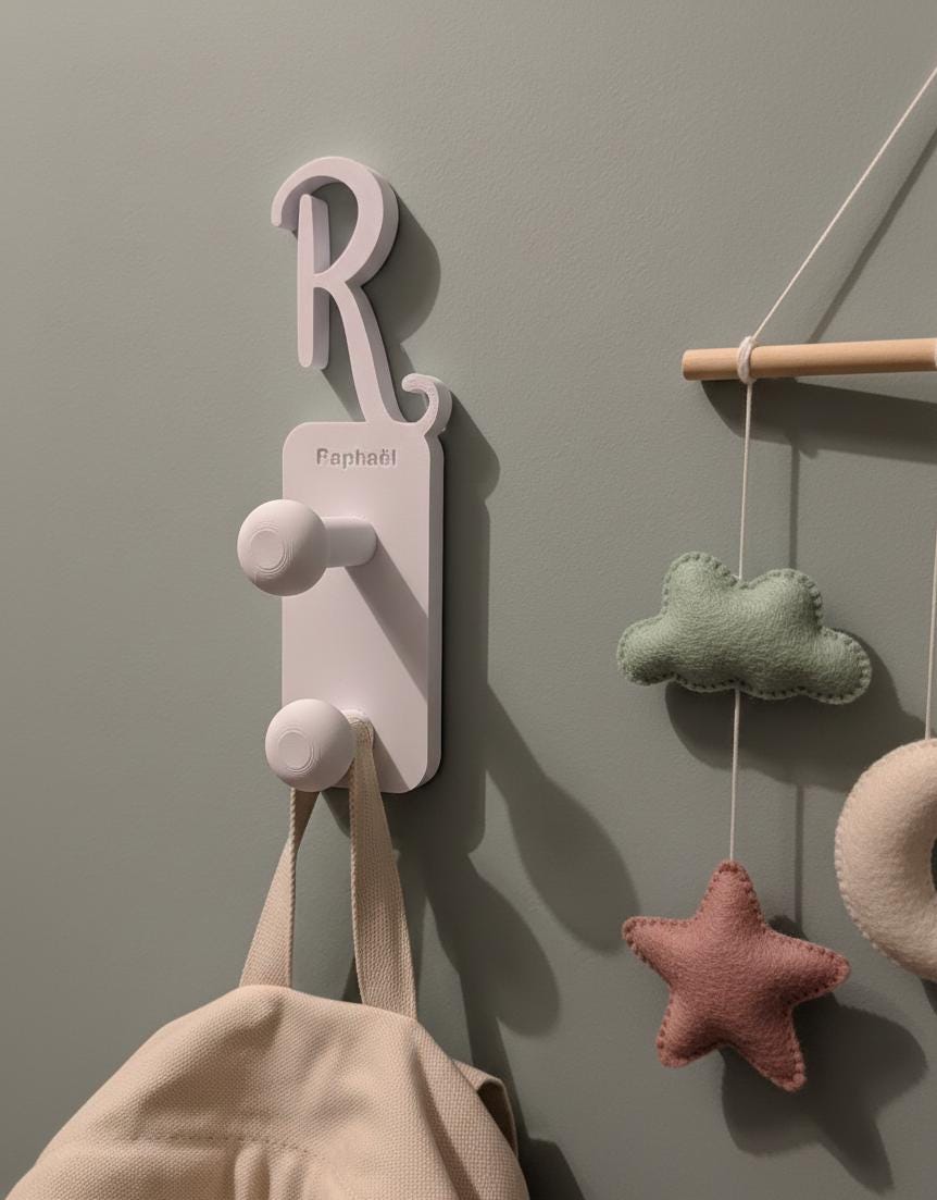 Patère Initiale prénom - Porte Manteau compacte