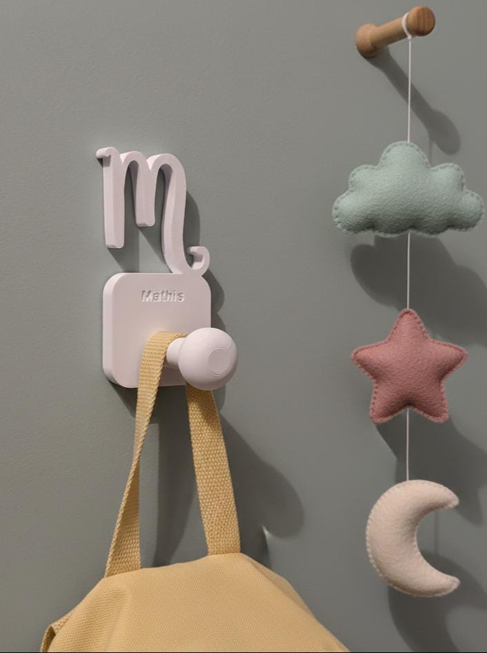 Patère Initiale prénom - Porte Manteau compacte